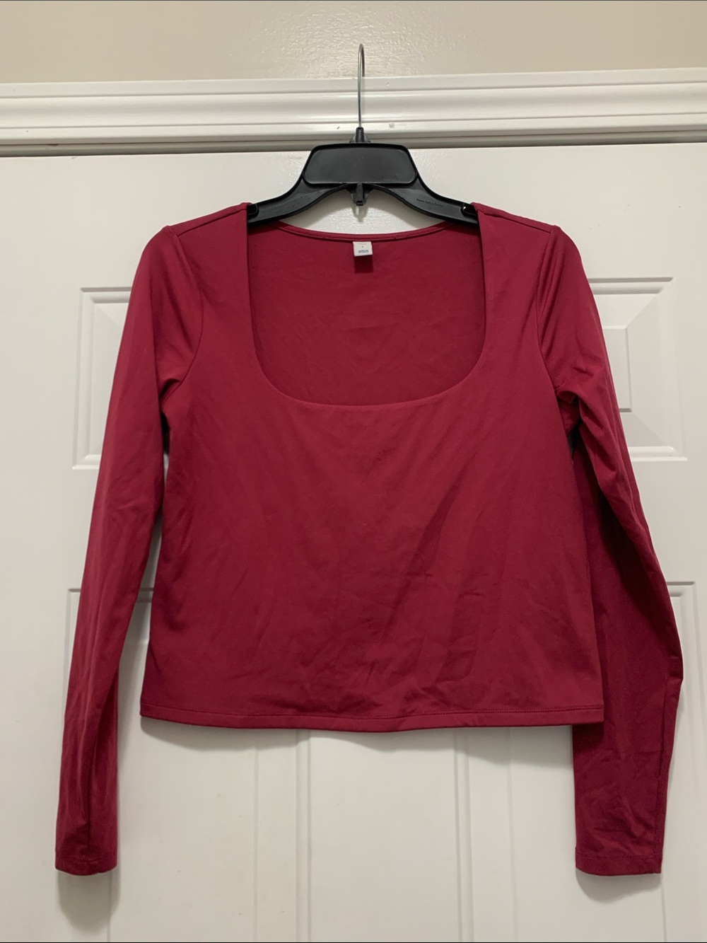 4/$10 Arizona Jean Company Long Sleeve Scoop Neck Top in Berry Size Large